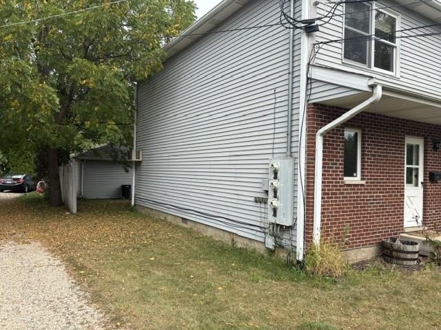 322 W Railroad St Apt 3 - Photo 3 of 29