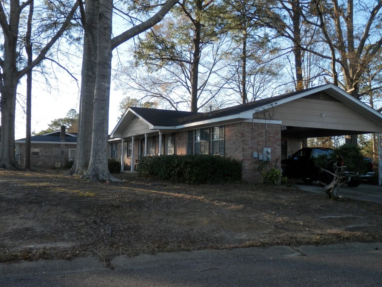 301 Mandalay Dr - Photo 2 of 2