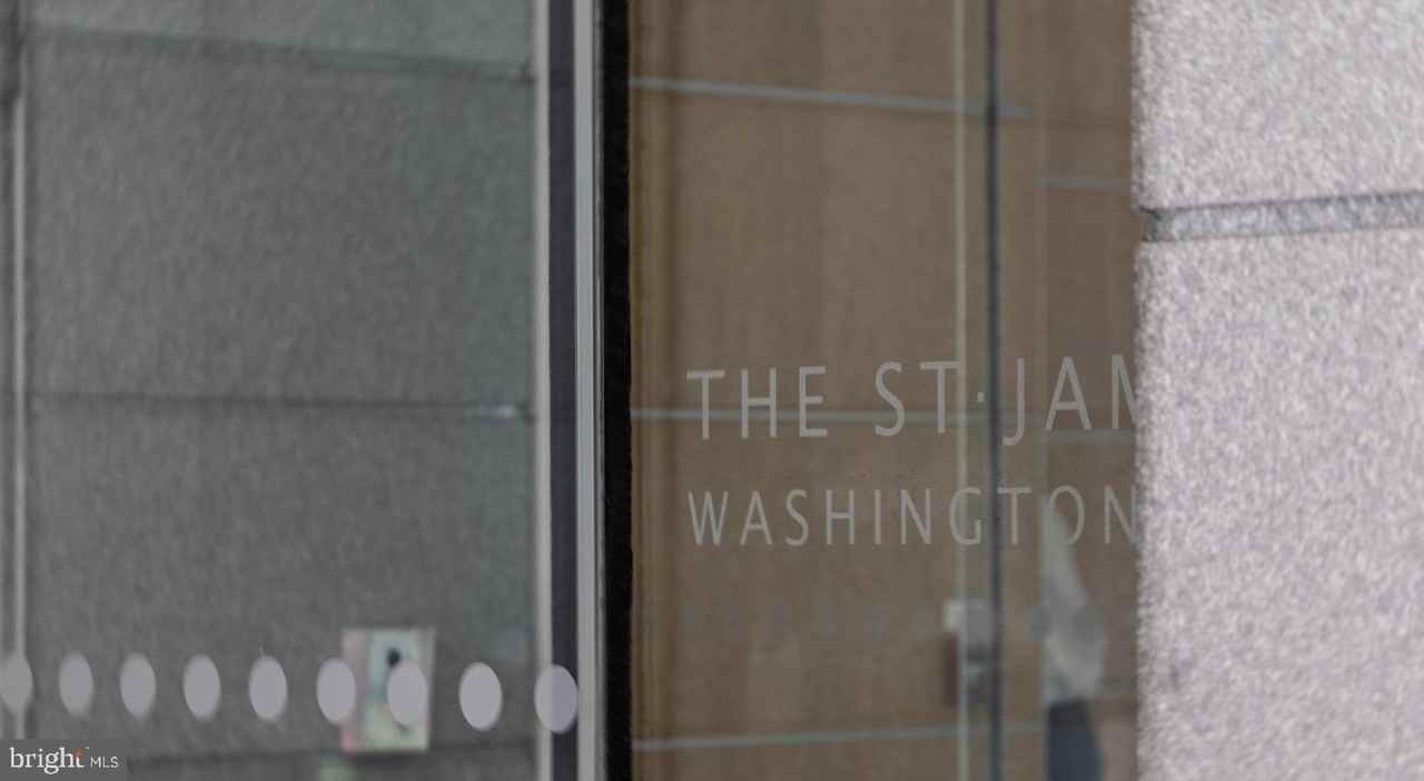 204 West Washington Square #2503