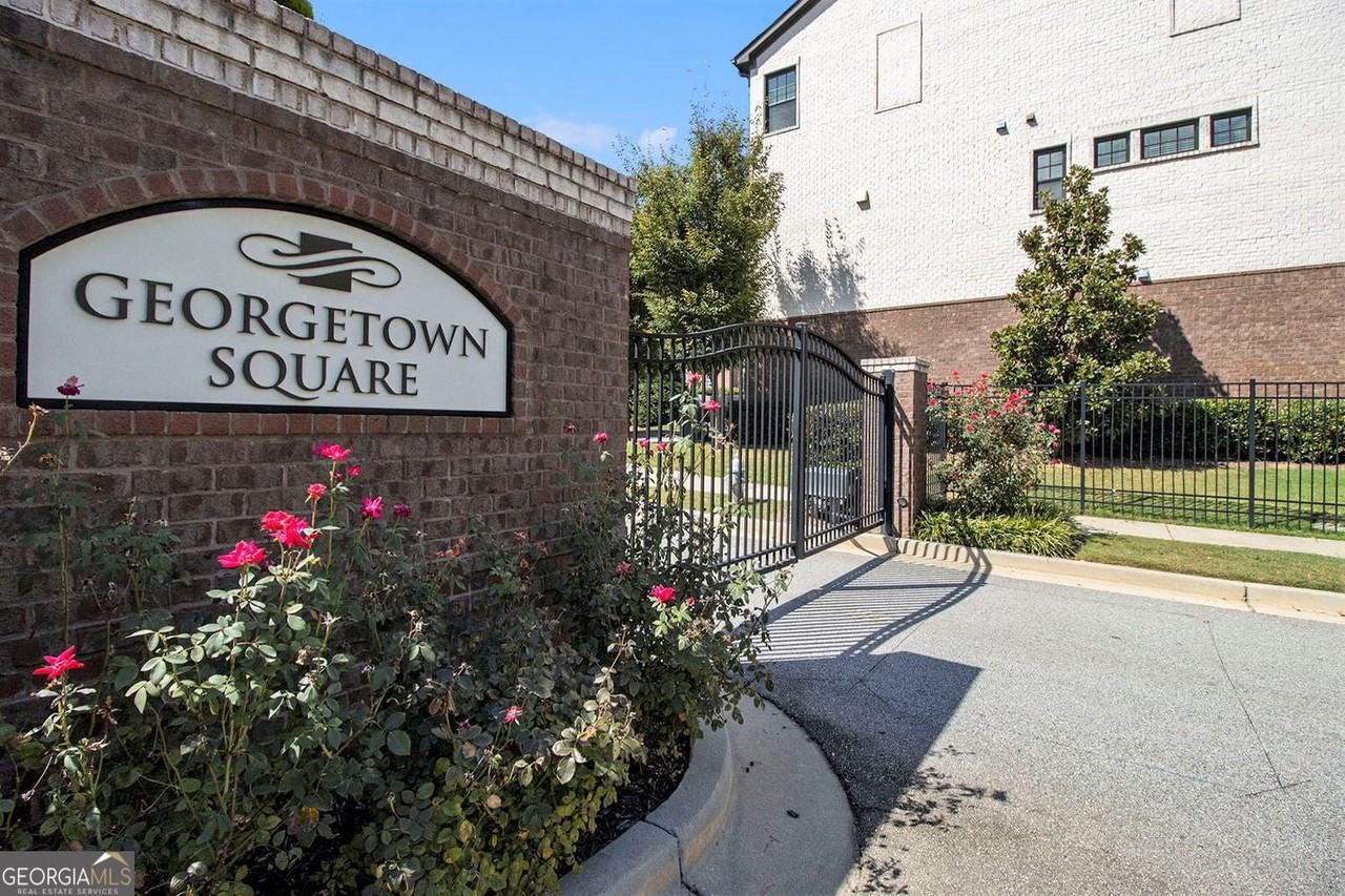 4300 Walsh Dr - Photo 2 of 37