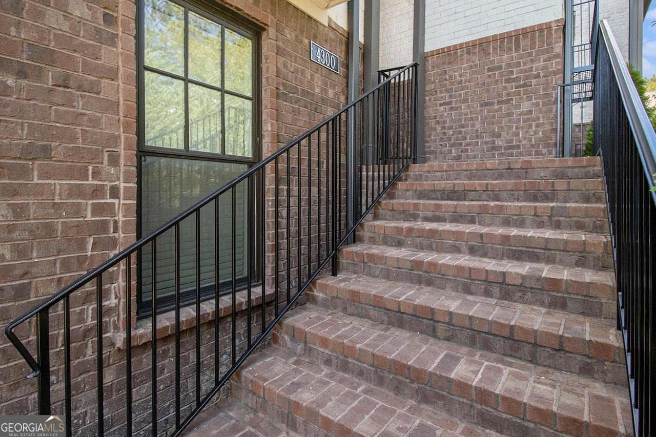 4300 Walsh Dr - Photo 5 of 37