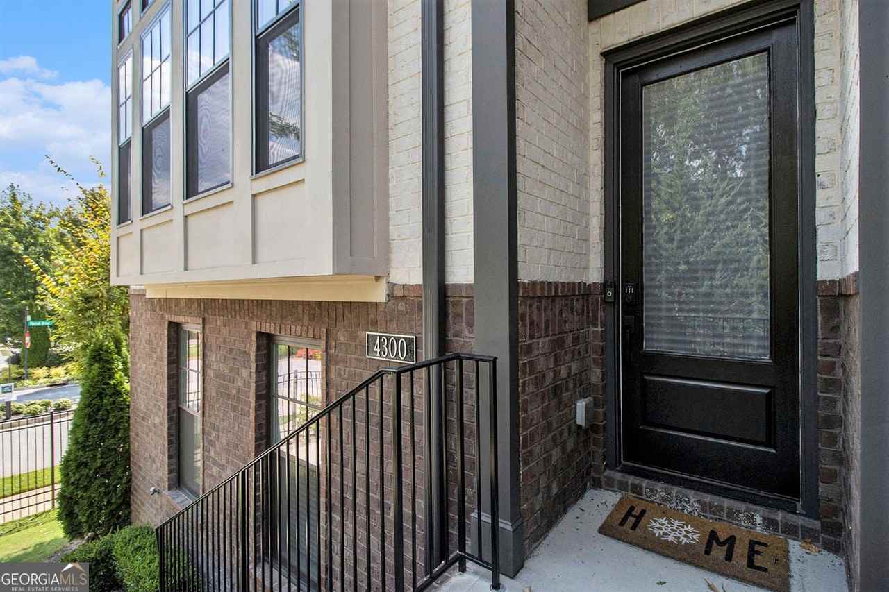 4300 Walsh Dr - Photo 6 of 37