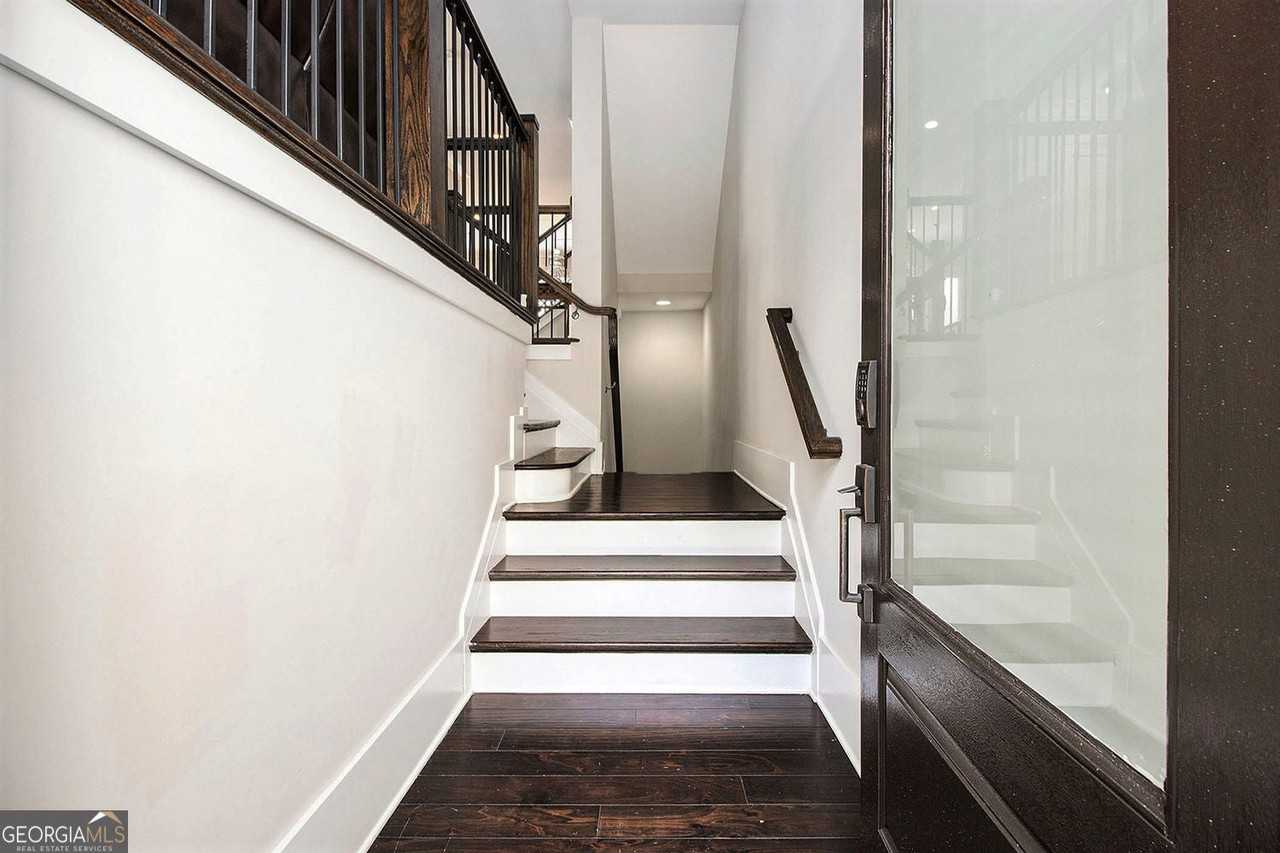 4300 Walsh Dr - Photo 7 of 37