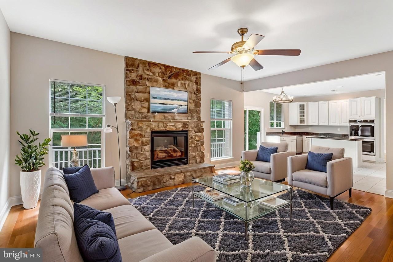 45 Twin Hill Ln - Photo 4 of 19