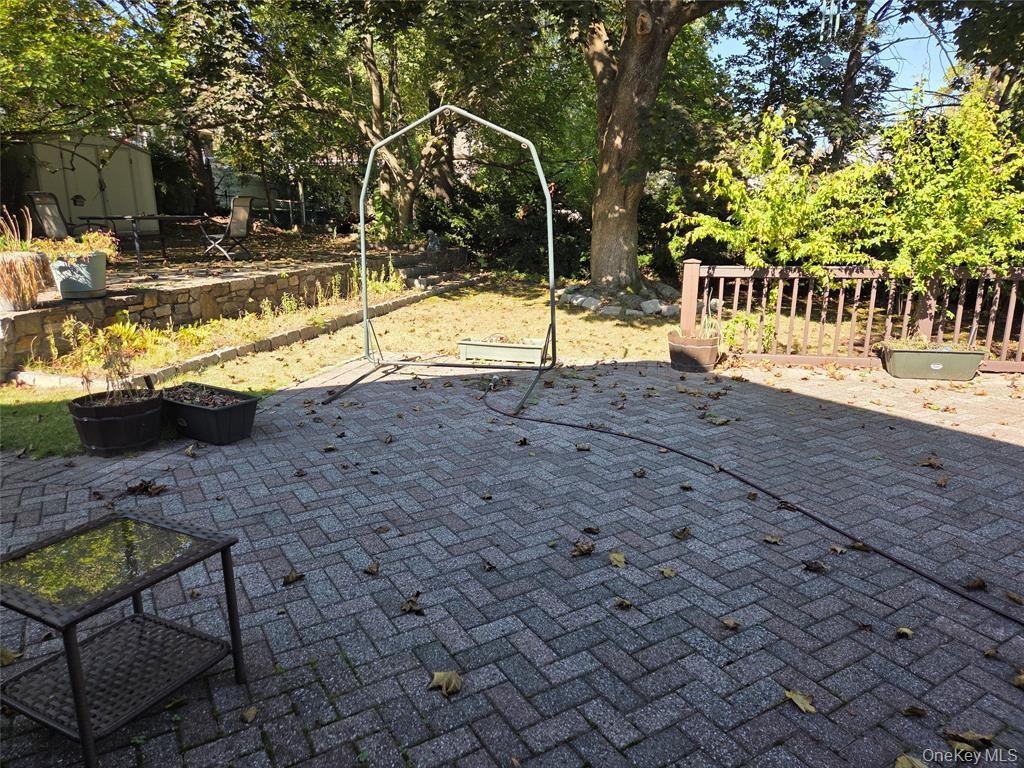 173 Underhill St - Photo 5 of 16