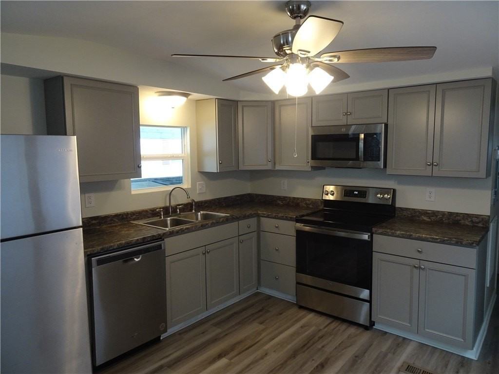 1530 Parr St - Photo 5 of 16