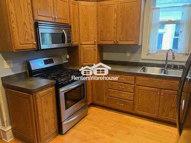 1307 Minnehaha Ave W - Photo 6 of 15