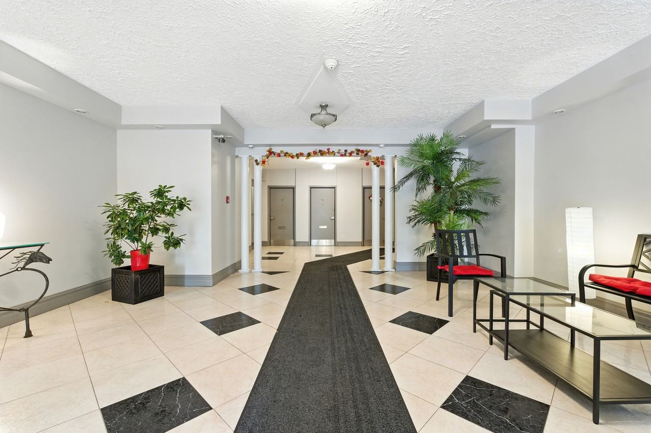 803 Queen Street South #803 - Photo 2 of 16