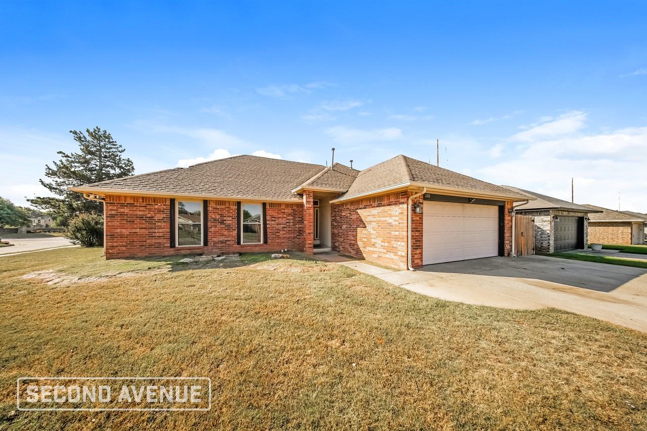 1200 Southwest 133rd Place - Photo 2 of 29