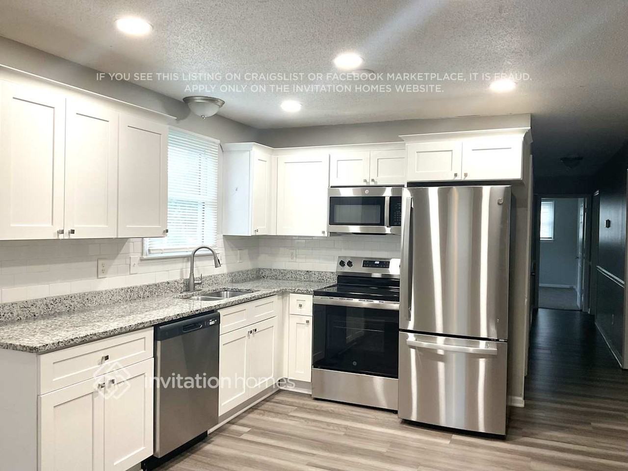 208 Ferncliff Dr - Photo 4 of 15