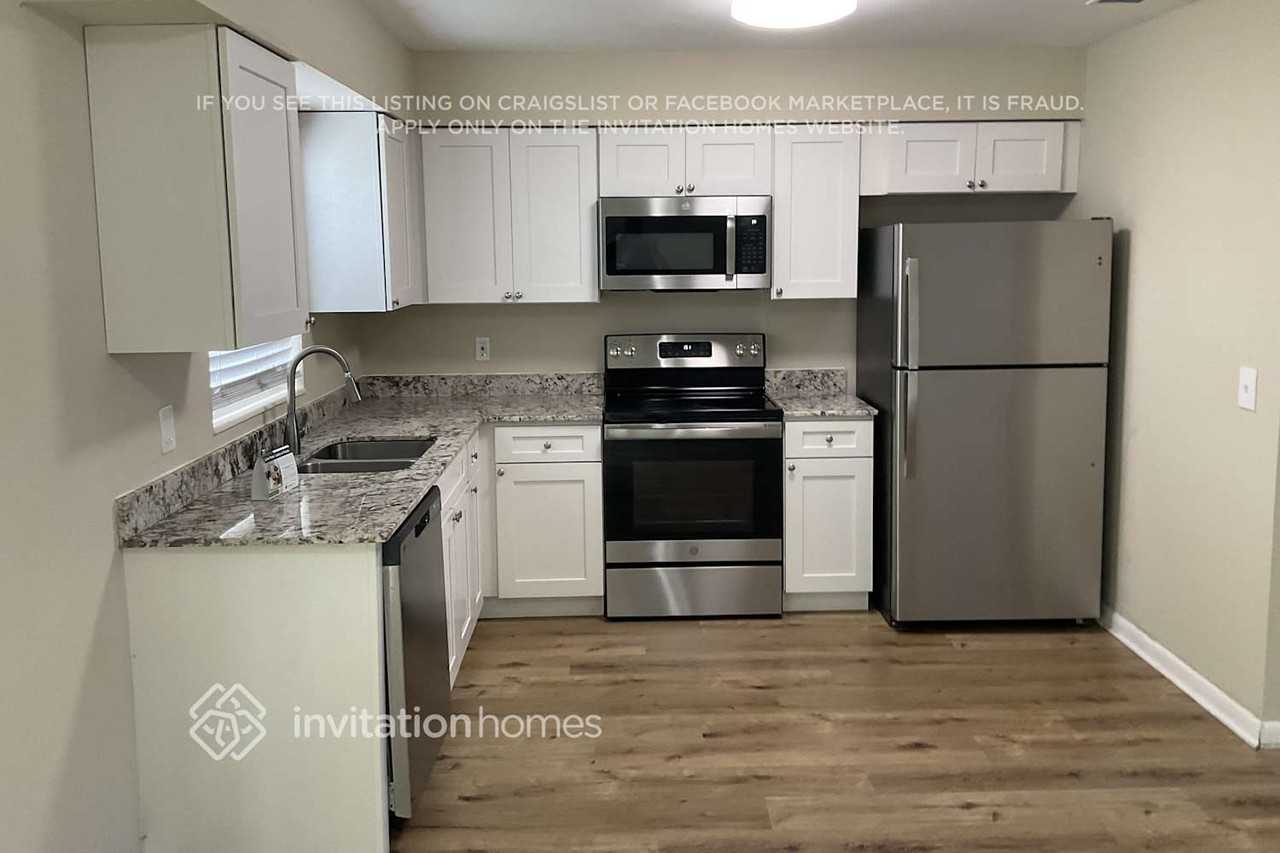 2009 E Humphrey St - Photo 6 of 23