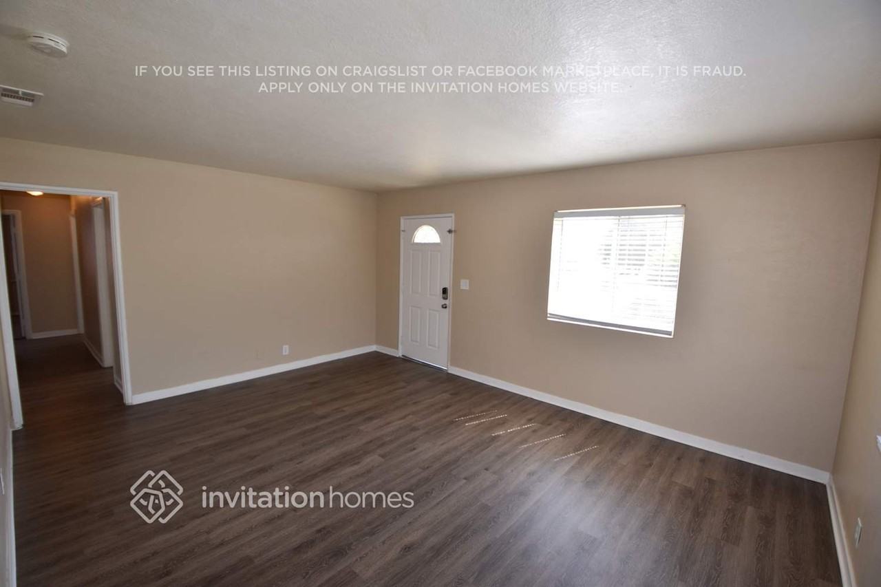 4515 N Eastbury Ave - Photo 2 of 10