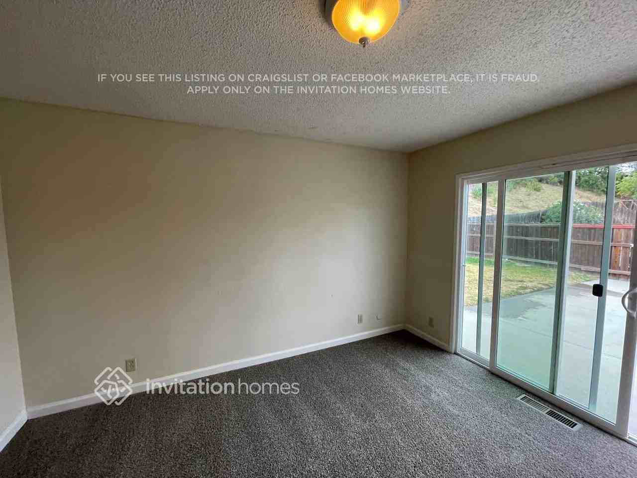 201 Mori St - Photo 7 of 19