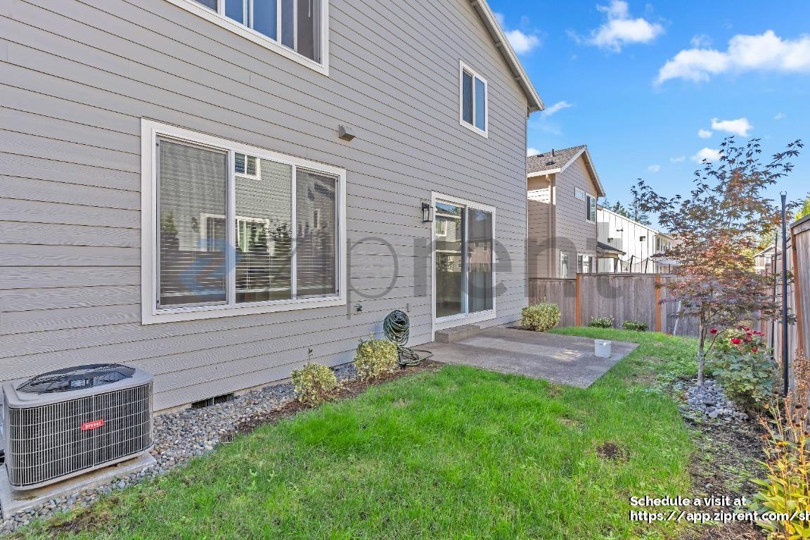 11781 Northwest Thelin Lane - Photo 3 of 21