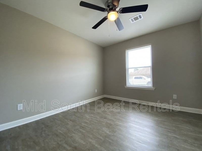 301 Sparrow Road - Photo 2 of 13