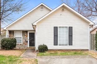 521 Lakecourt Dr - Photo 1 of 1
