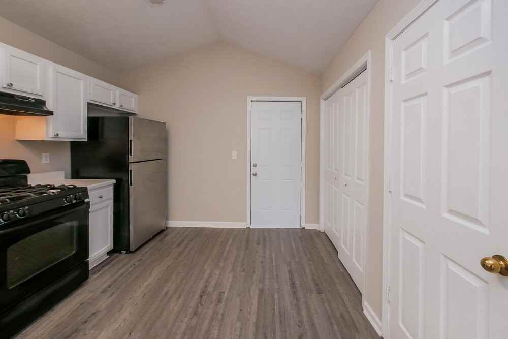 521 Lakecourt Dr - Photo 6 of 21