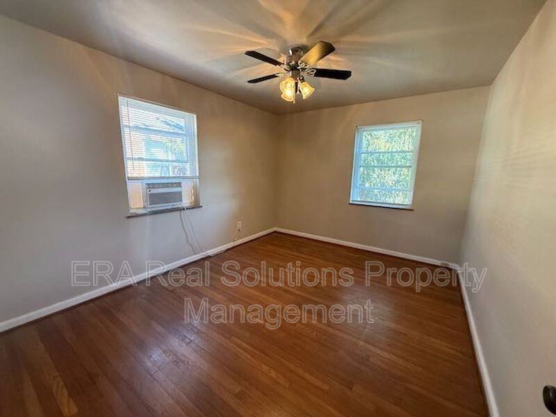 902 Kenwick Rd #D - Photo 7 of 12