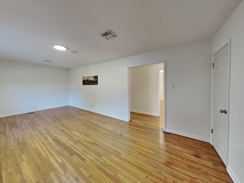 1019 Park Center Street - Photo 3 of 19