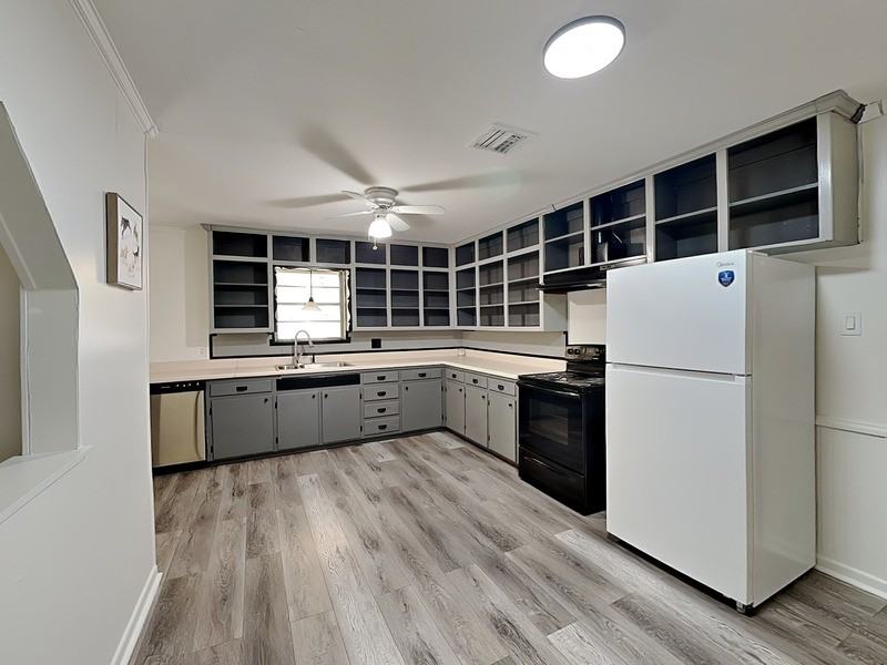 1019 Park Center Street - Photo 7 of 19