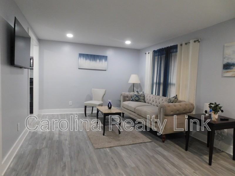 Thriftwood Dr - Photo 3 of 9