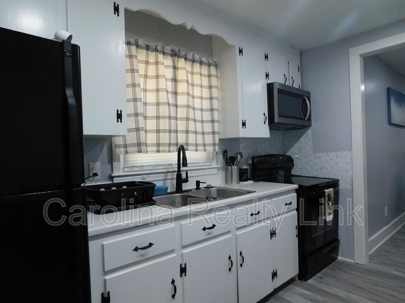 Thriftwood Dr - Photo 5 of 9