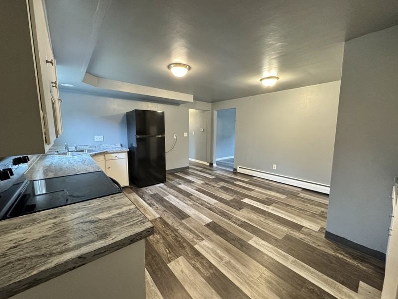 1493 Harvey St - Photo 5 of 15