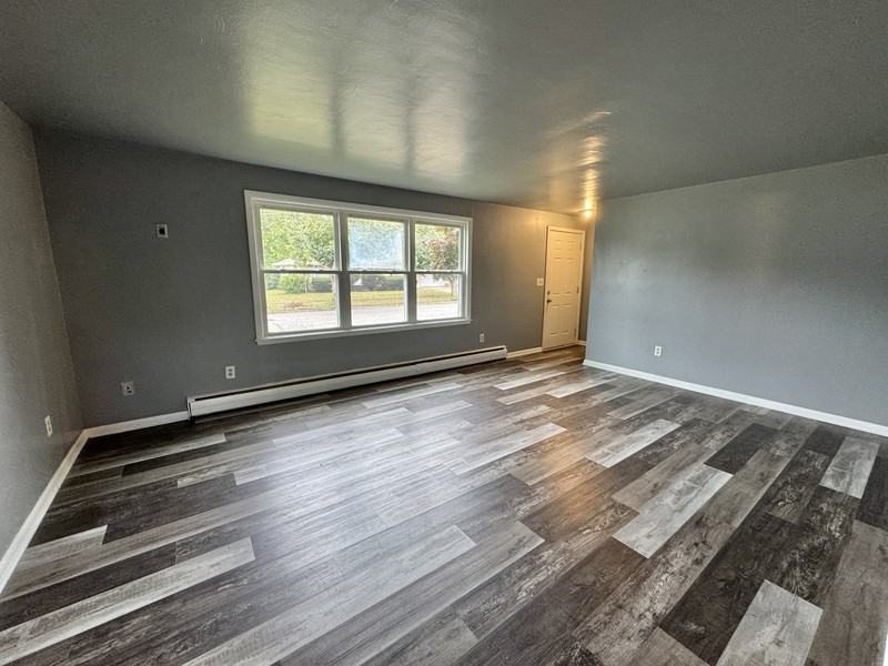 1493 Harvey St - Photo 7 of 15