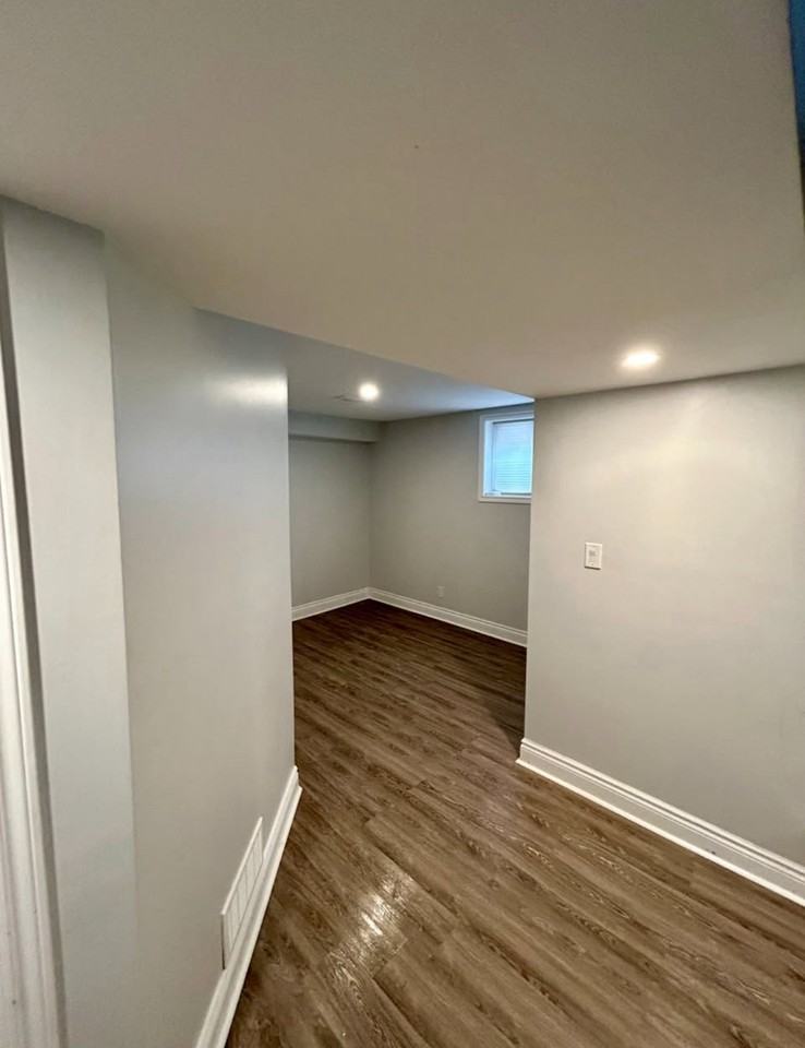 119 Hinton Ave N - Photo 7 of 16