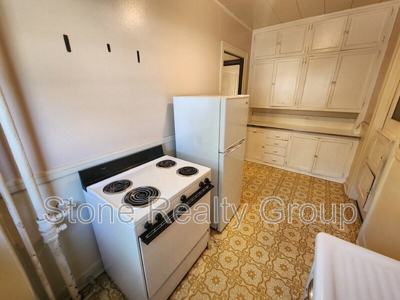 525 S 6th St #4 - Photo 6 of 10