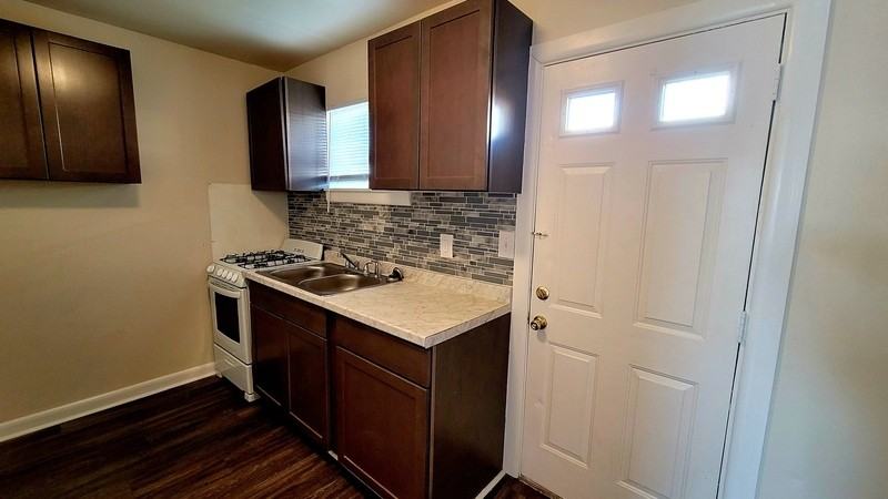 2203 Williamsburg Rd - Photo 7 of 16