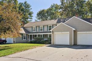 featured image of 7 Dunnhill Dr