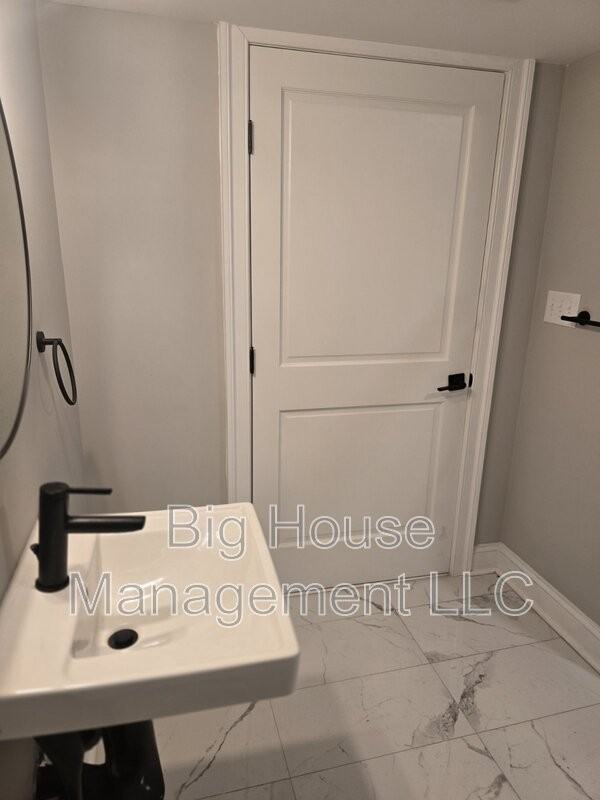 707 Druid Park Lake Dr - Photo 2 of 14