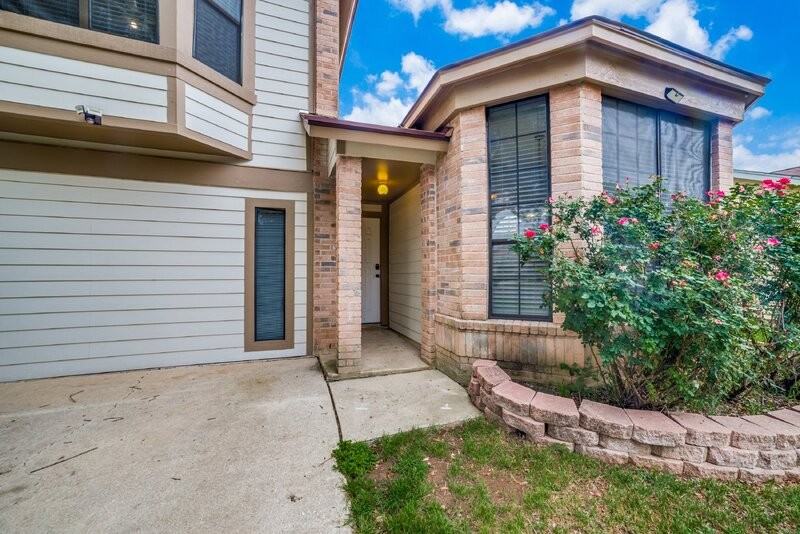 6158 Valley Clf - Photo 5 of 50