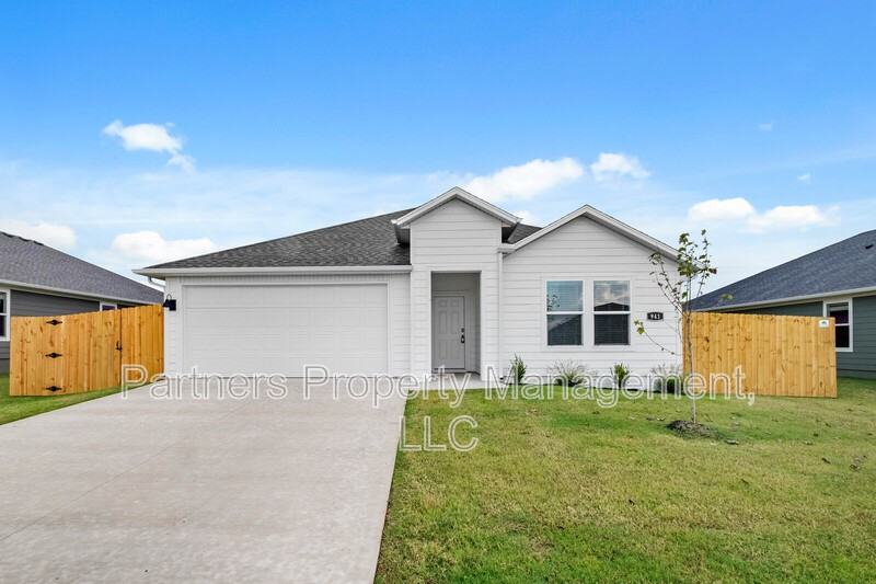 941 Rentley St - Photo 2 of 27