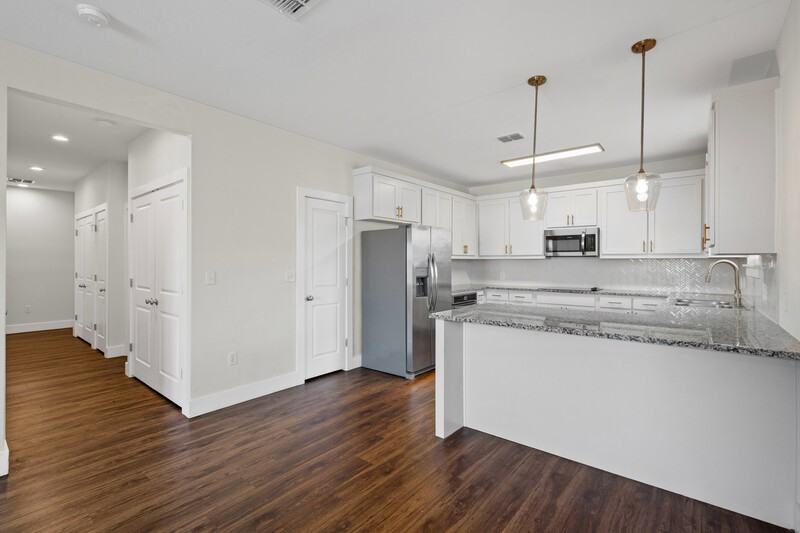 3128 Lubbock Ave - Photo 3 of 12