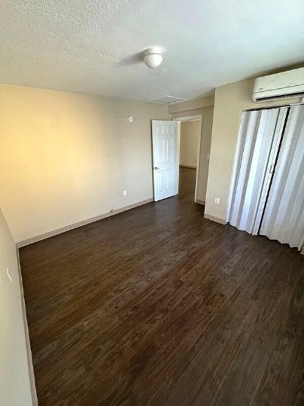 3001 C R Smith St #16 - Photo 3 of 8