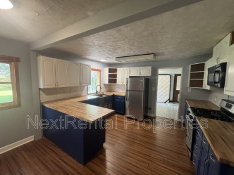 402 Overby Street - Photo 2 of 21