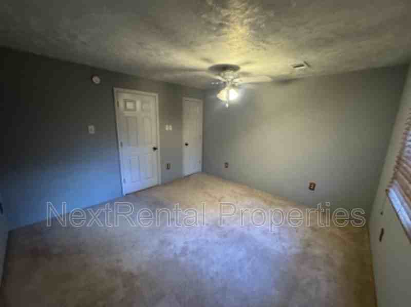 402 Overby Street - Photo 6 of 21