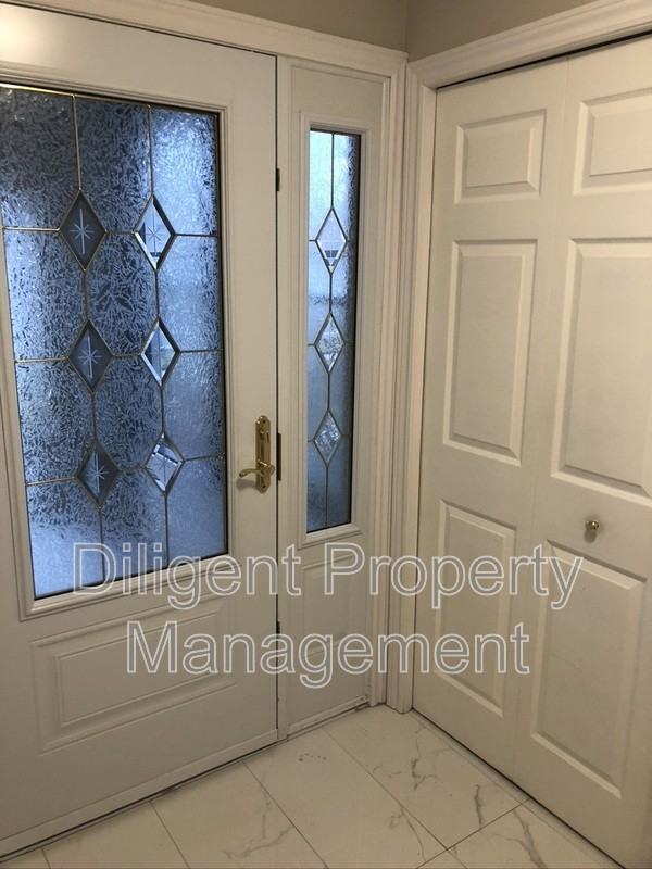 905 Central Park Blvd N - Photo 7 of 34