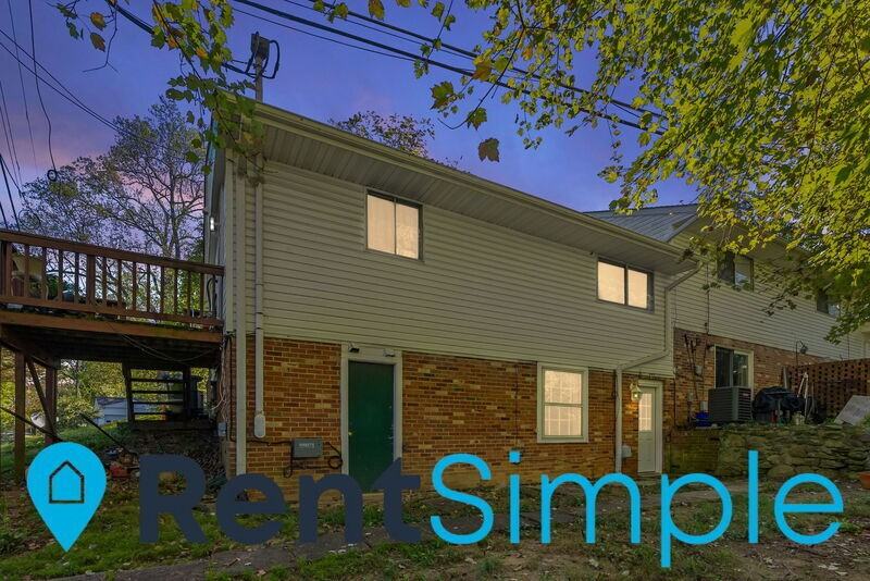 226 Maple St - Photo 2 of 25