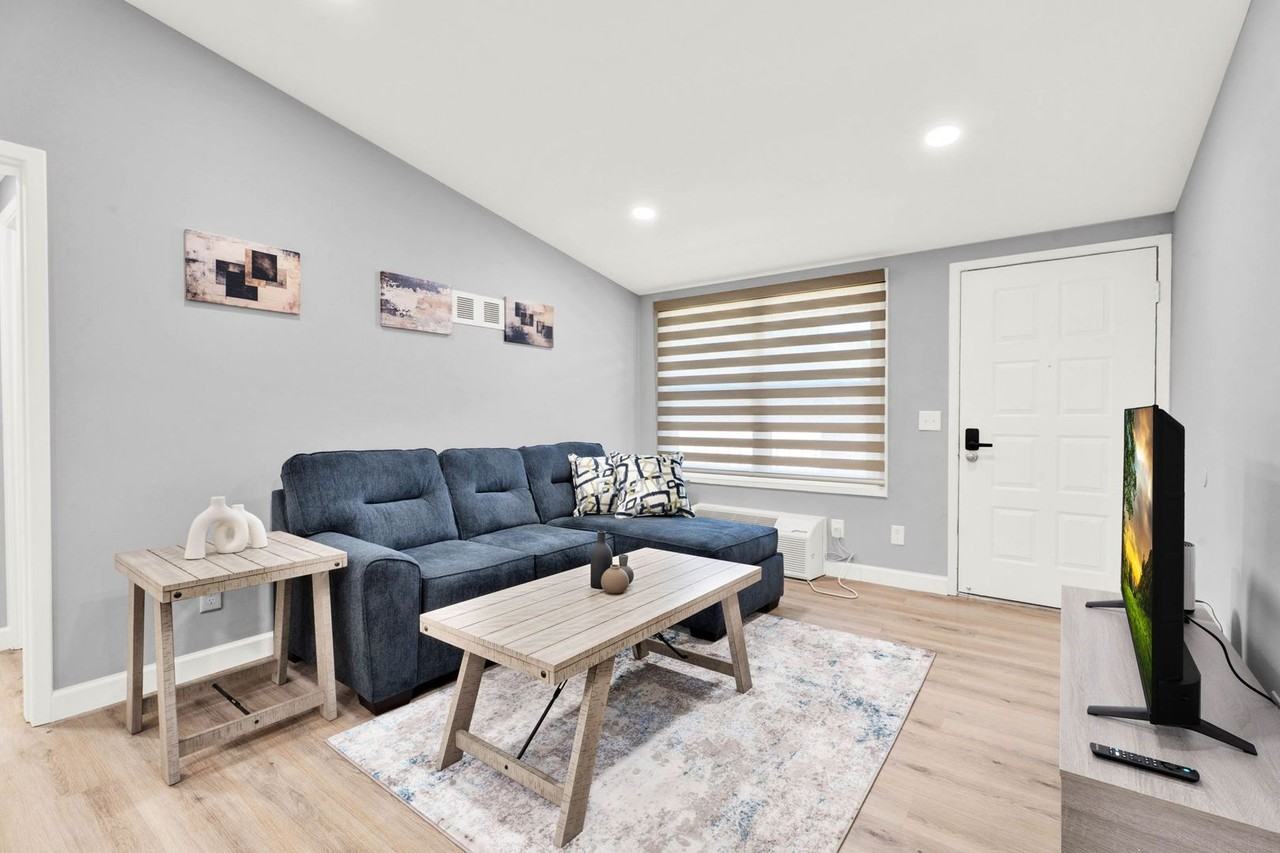 Roanoke Villas - Photo 3 of 49