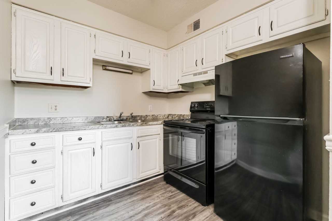 Garden View Apartments - Photo 2 of 23