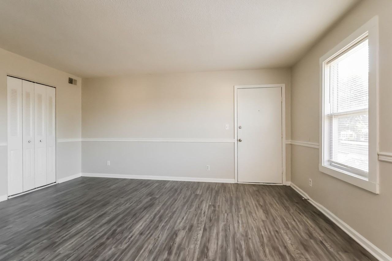 Garden View Apartments - Photo 4 of 23