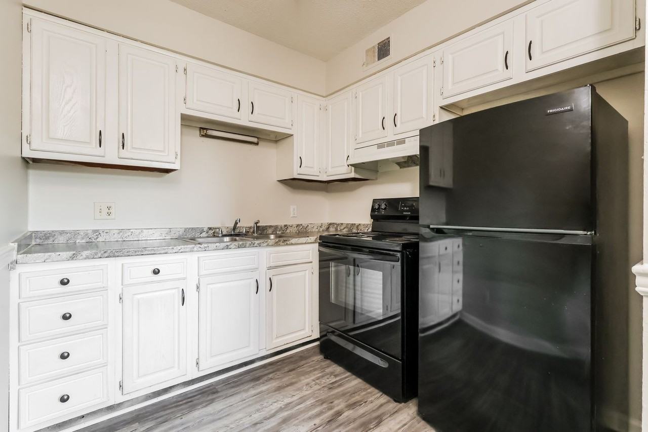 Garden View Apartments - Photo 2 of 23