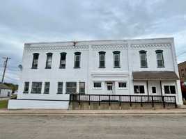 featured image of 108 N Lake St