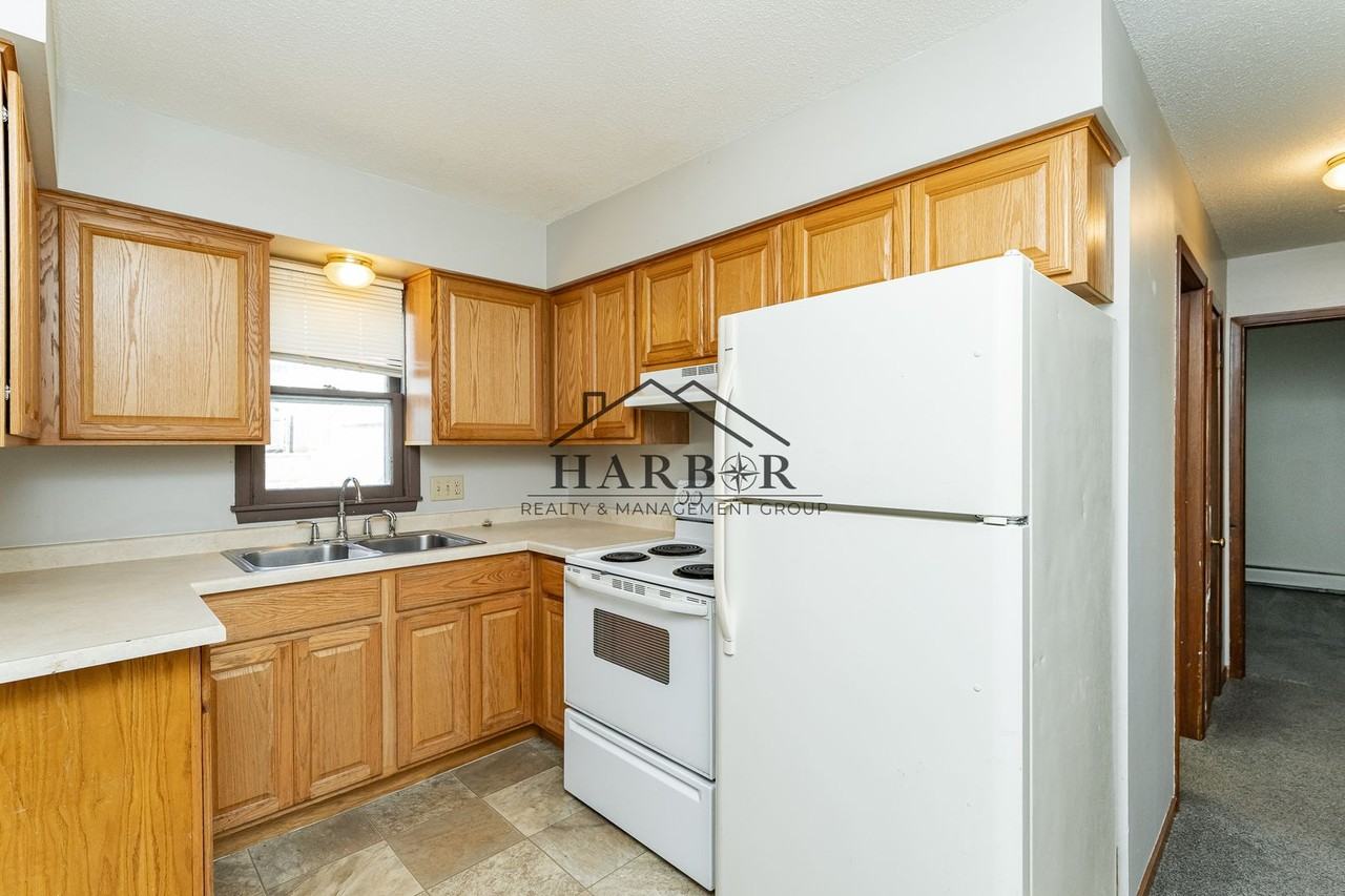 23 8th St Nw - Photo 2 of 19
