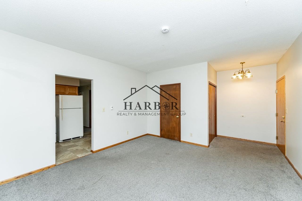 23 8th St Nw - Photo 6 of 19