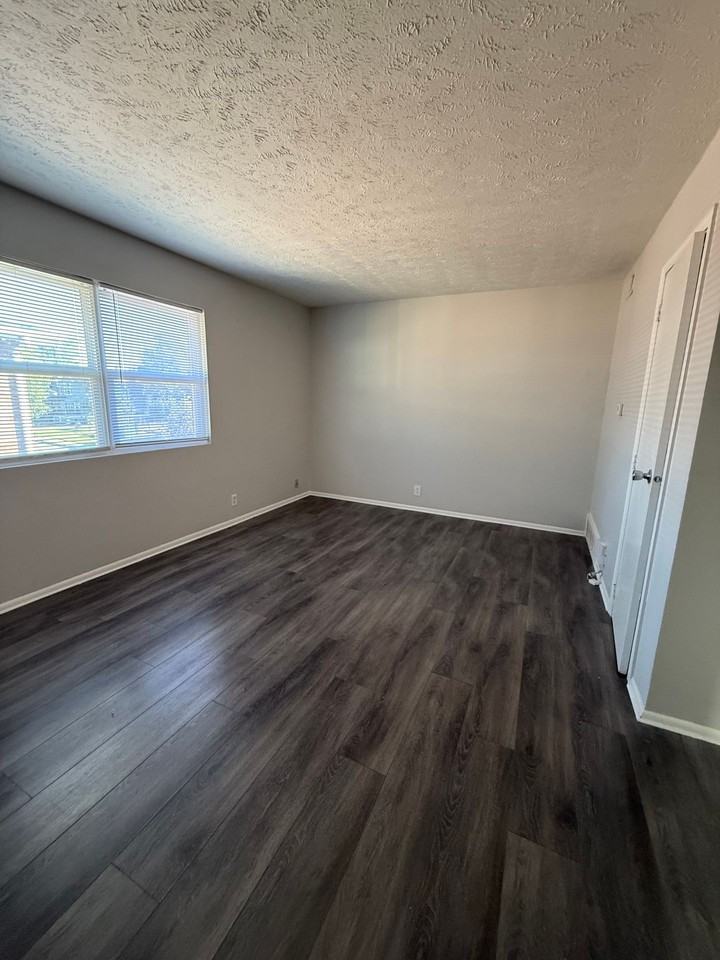 1332-1334 S 30th Ave - Photo 2 of 7