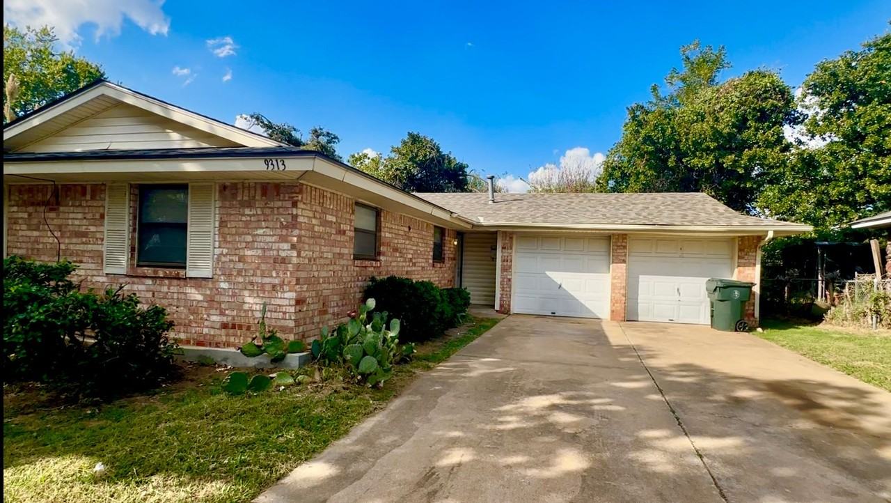 9313 Northeast Stardust Lane